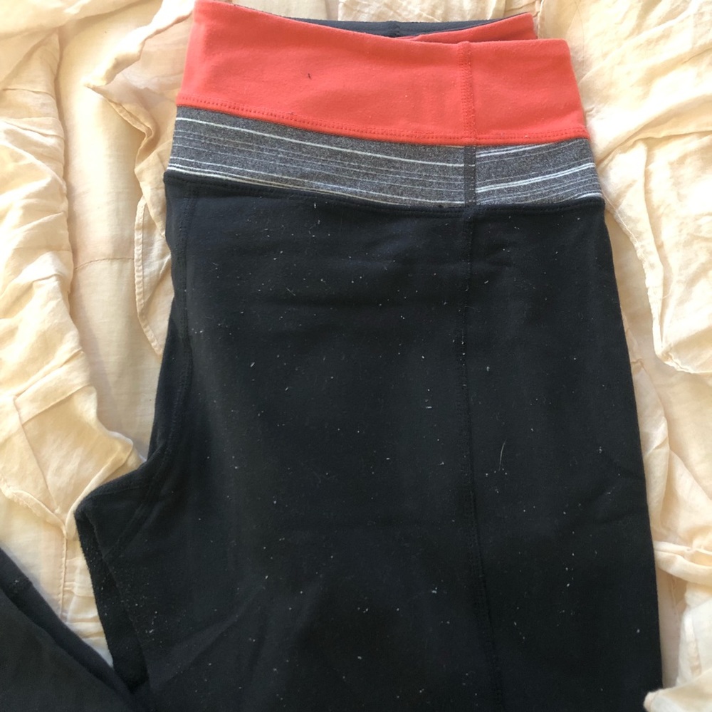 Lululemon Women’s Groove Yoga Pant - Size 8 - Picture 3 of 5